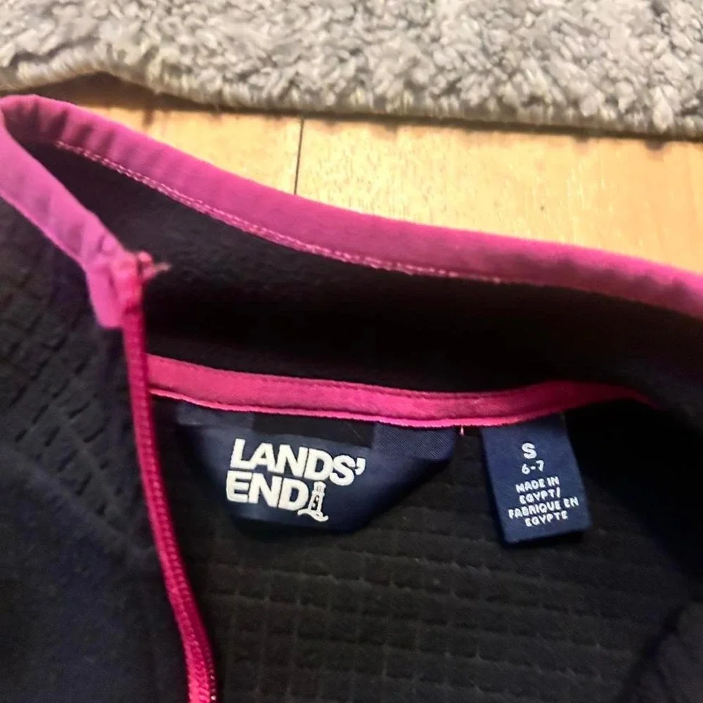 Girls purple/black spring coat lands and‎ size 6/7 EUC no rips stains or holes